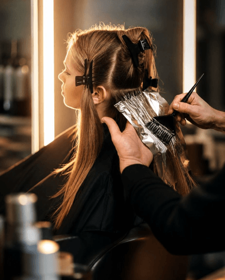 Dimensional hair color application with foil at the Ardan salon